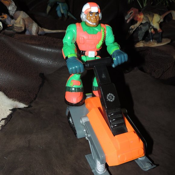 Rescue Heroes Bundle: Action & Animal Figurines, Accessories & Response Vehicles - Picture 16 of 16